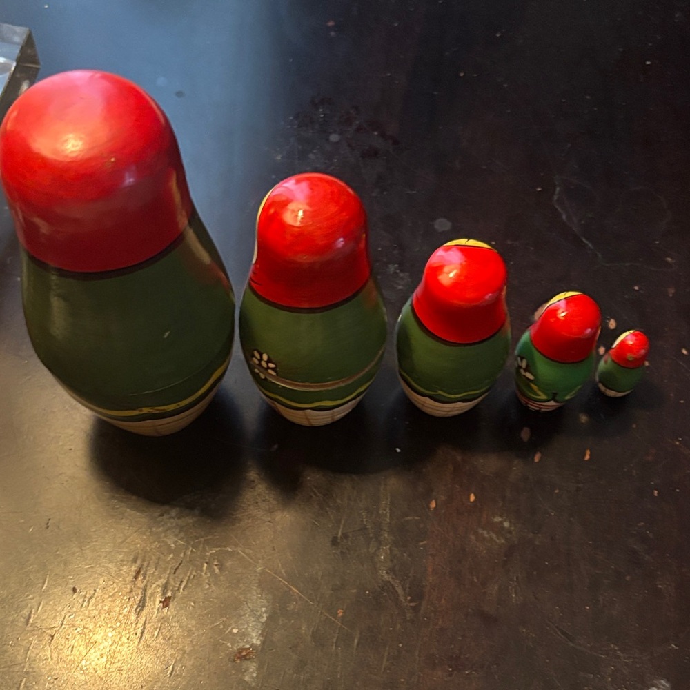 Set of Five Russian Matryoshka Nesting Wooden Traditional Dolls Made In China - Picture 4 of 14